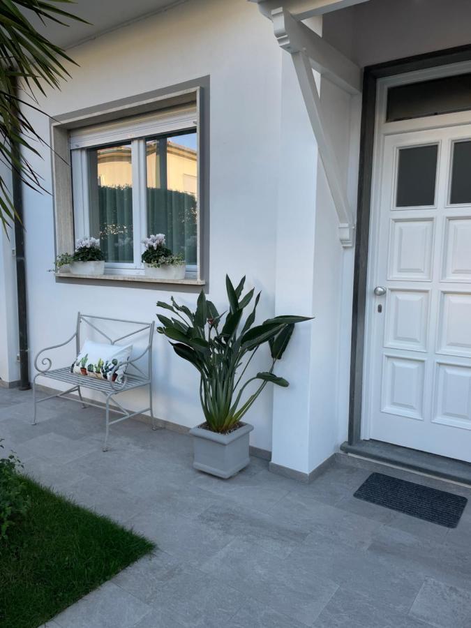 Casa Lia 47 Lägenhet Viareggio Exteriör bild